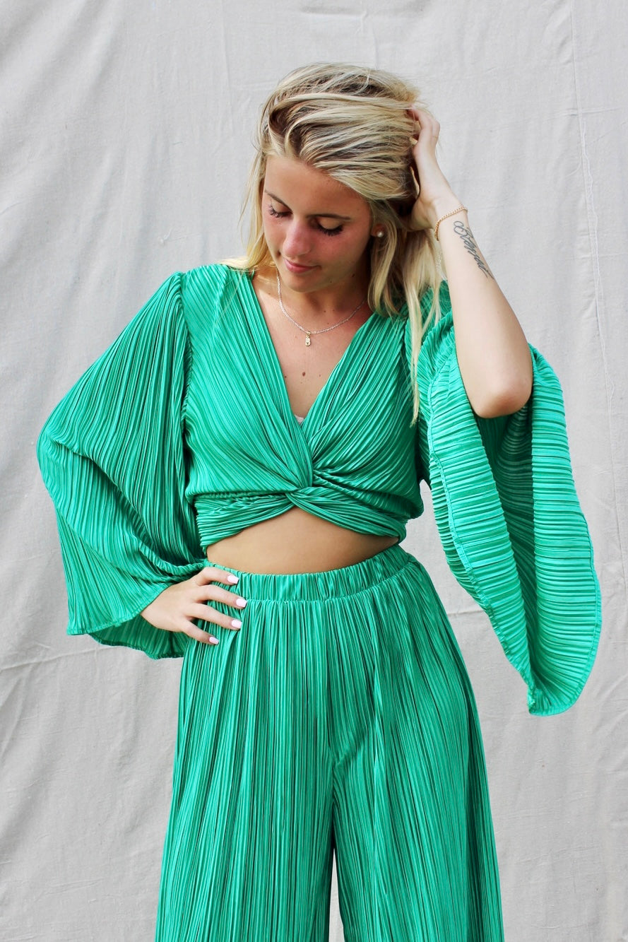 Sweet Memory Pleated Woven Top - Kelly Green