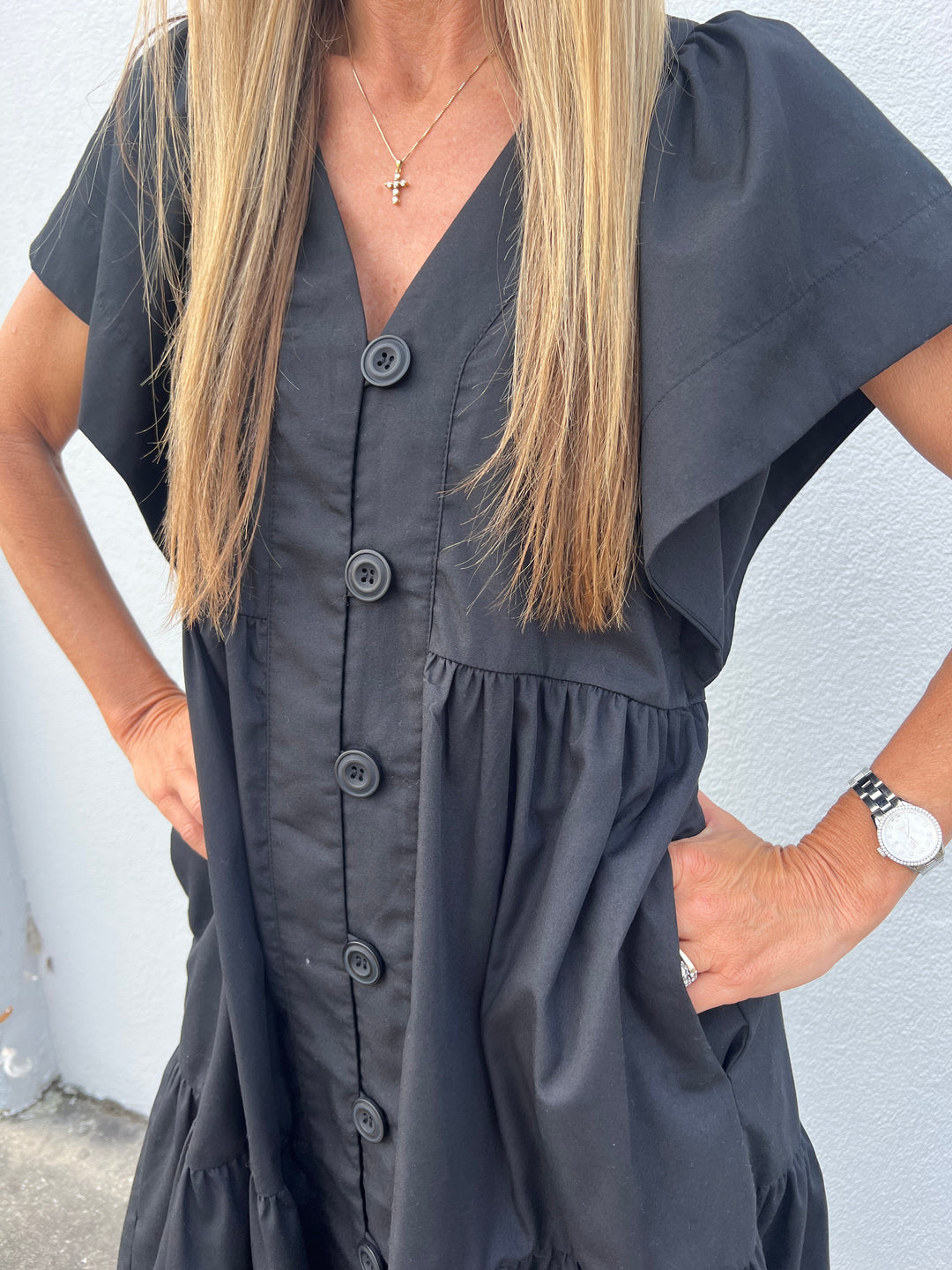 Twirl-Worthy Flutter Sleeve Tiered Midi Dress – Black