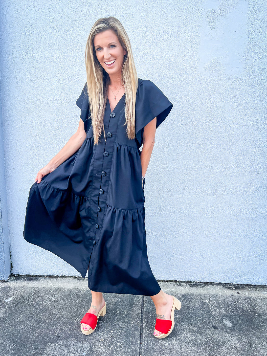 Twirl-Worthy Flutter Sleeve Tiered Midi Dress – Black