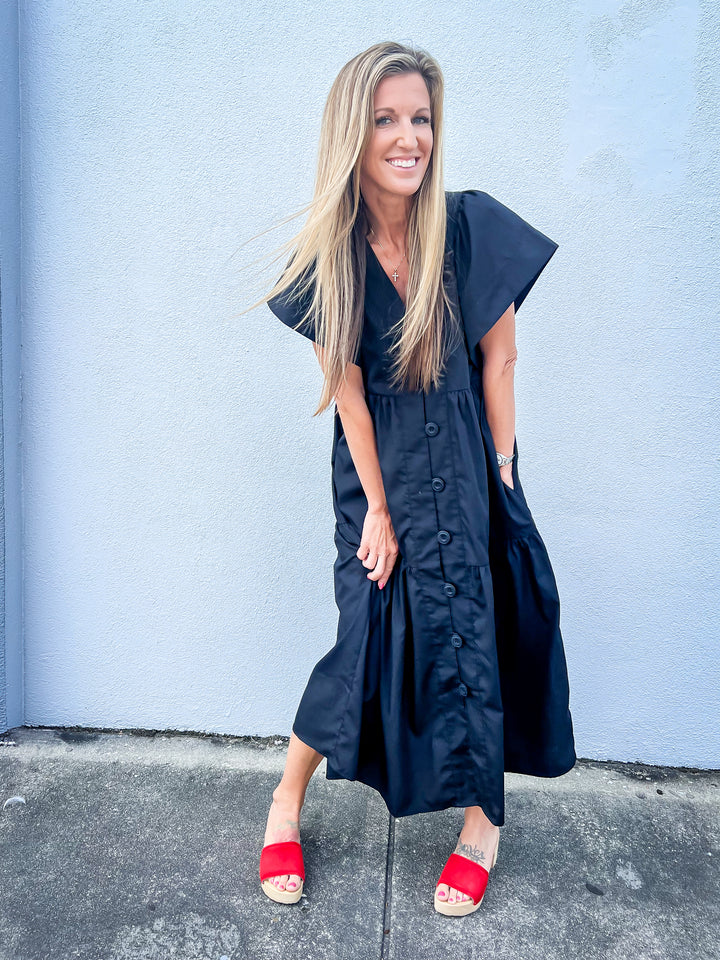 Twirl-Worthy Flutter Sleeve Tiered Midi Dress – Black